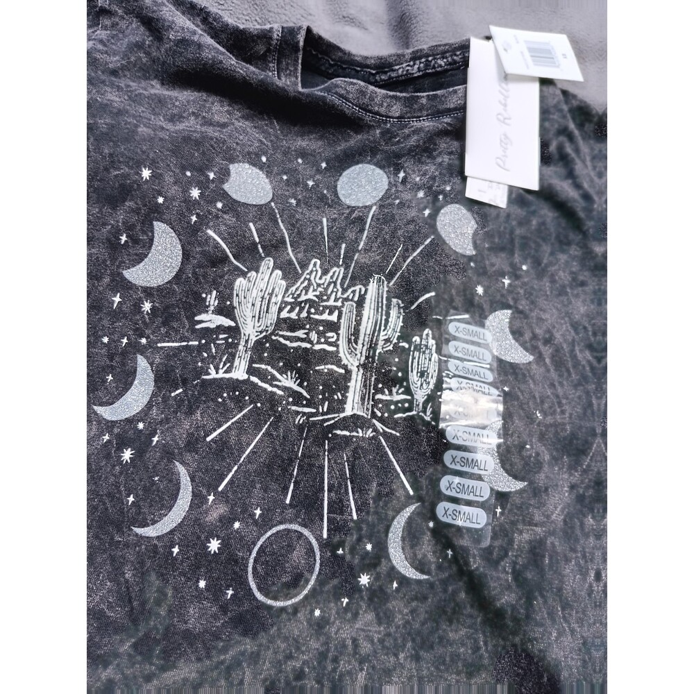 Pretty Rebellious XS Black Gray Celestial Desert Moon Graphic Tee NWT - Picture 4 of 5